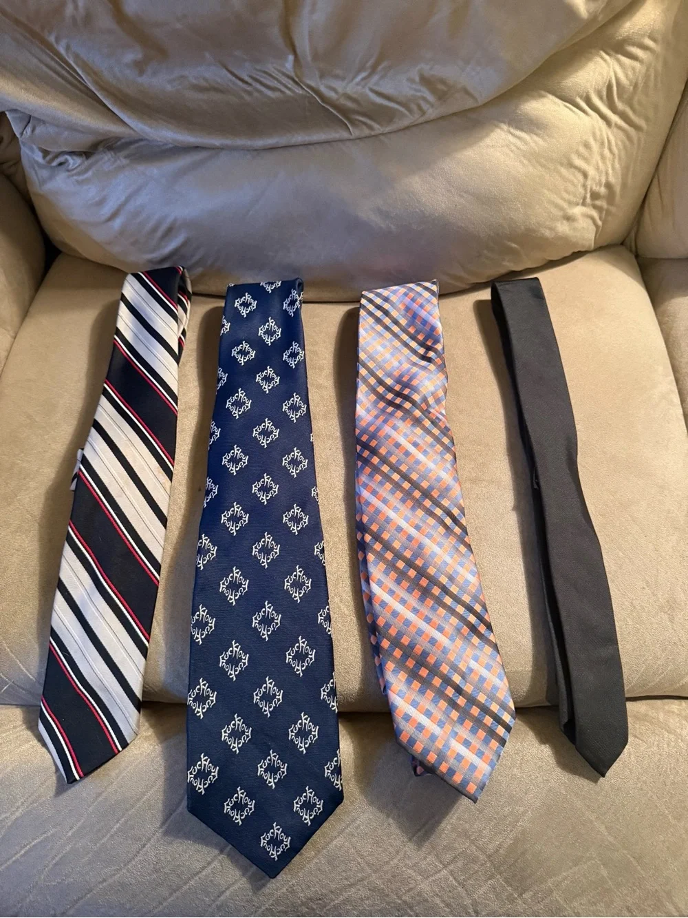 Bundle of 8 mens ties